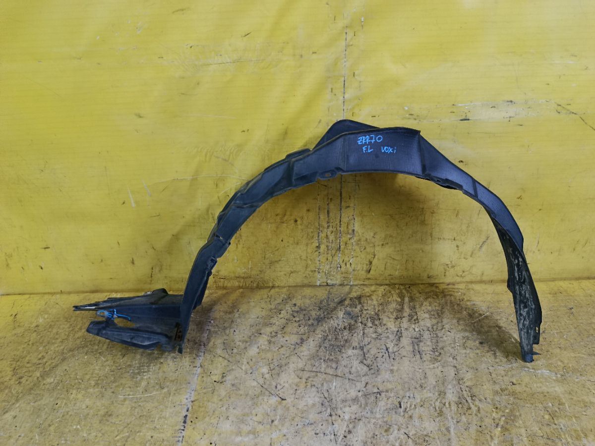 Подкрылок 53876-28251 на Toyota Voxy ZRR70G 3ZR-FAE Фото 1