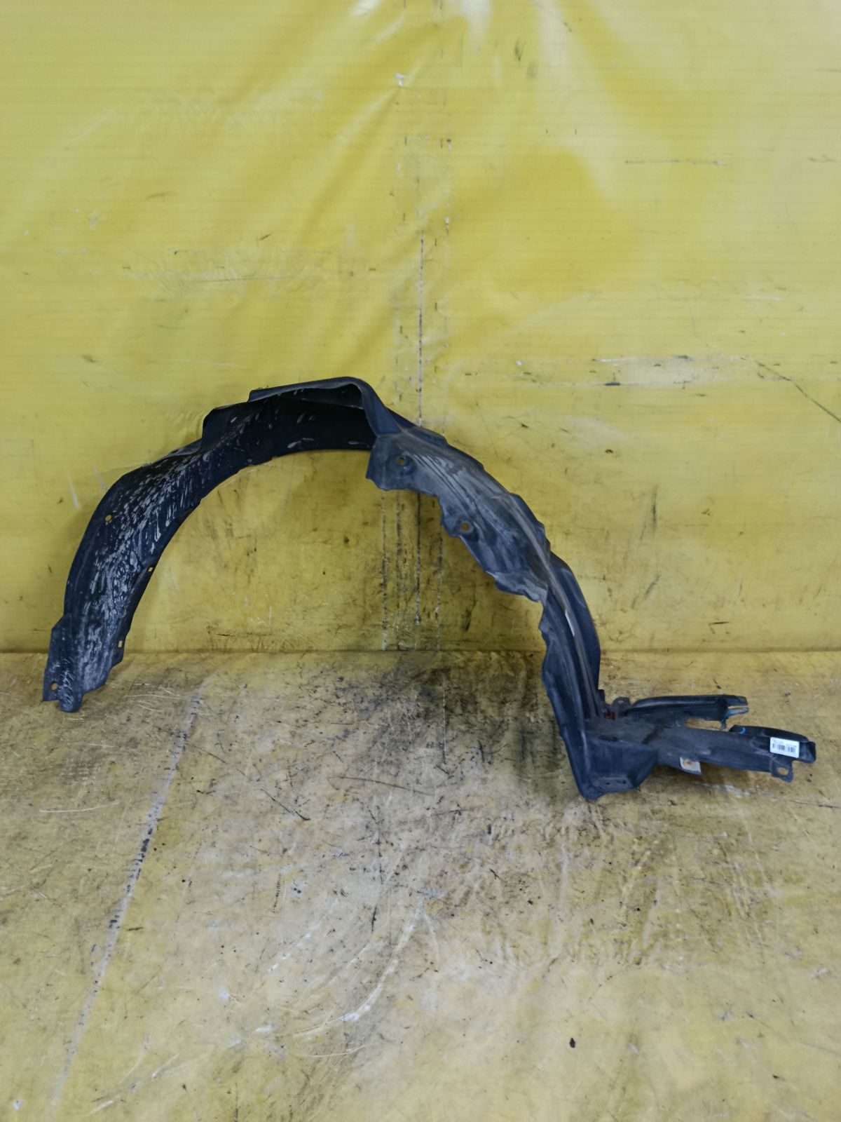 Подкрылок 53876-28251 на Toyota Voxy ZRR70G 3ZR-FAE Фото 5