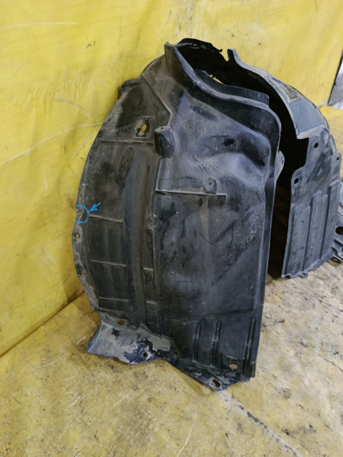 Подкрылок 63843-CV00B на Nissan Wingroad Y12 HR15DE Фото 3