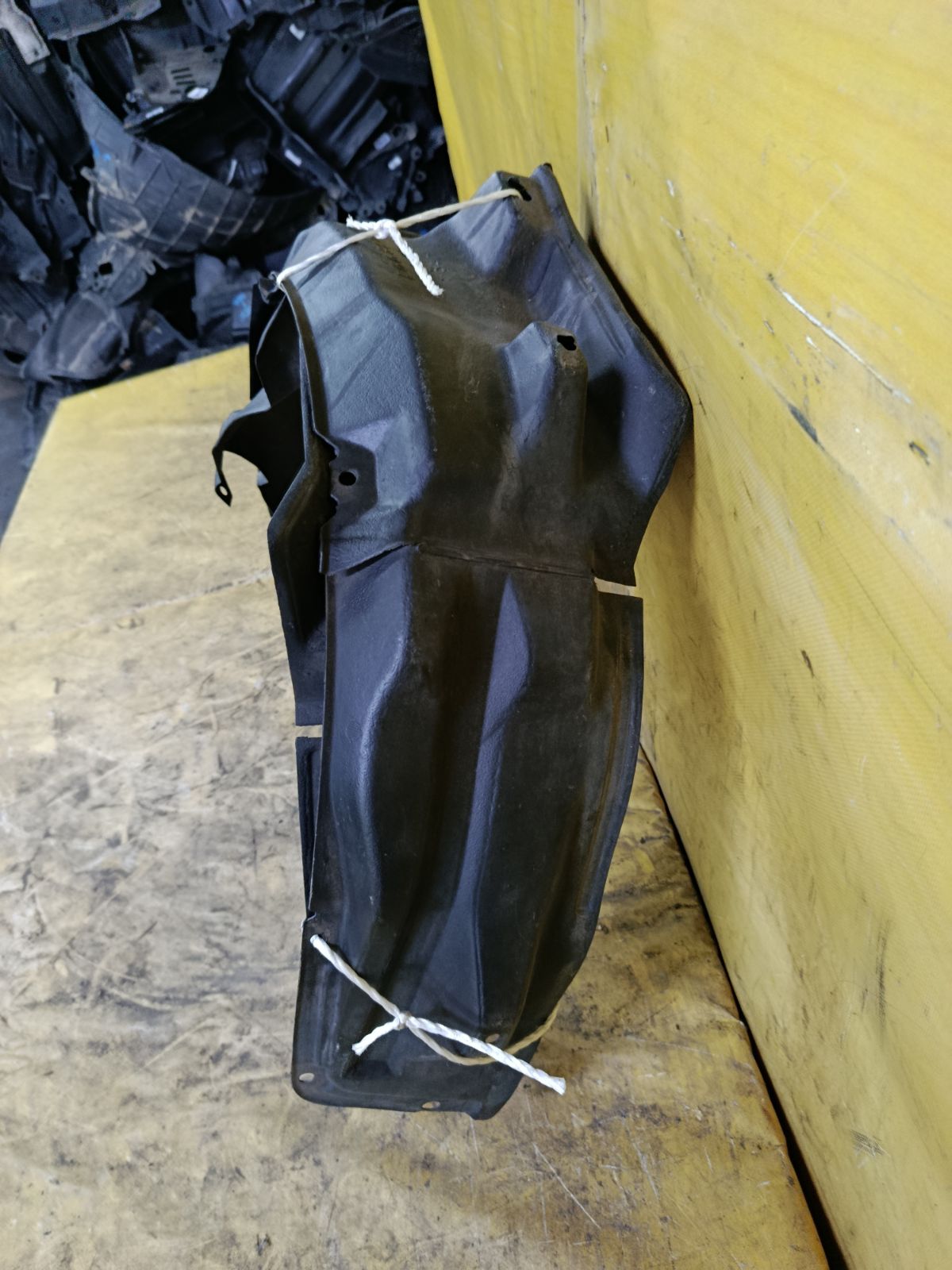 Подкрылок MR488991, MR488992 на Mitsubishi Colt Z21A 4A90 Фото 4