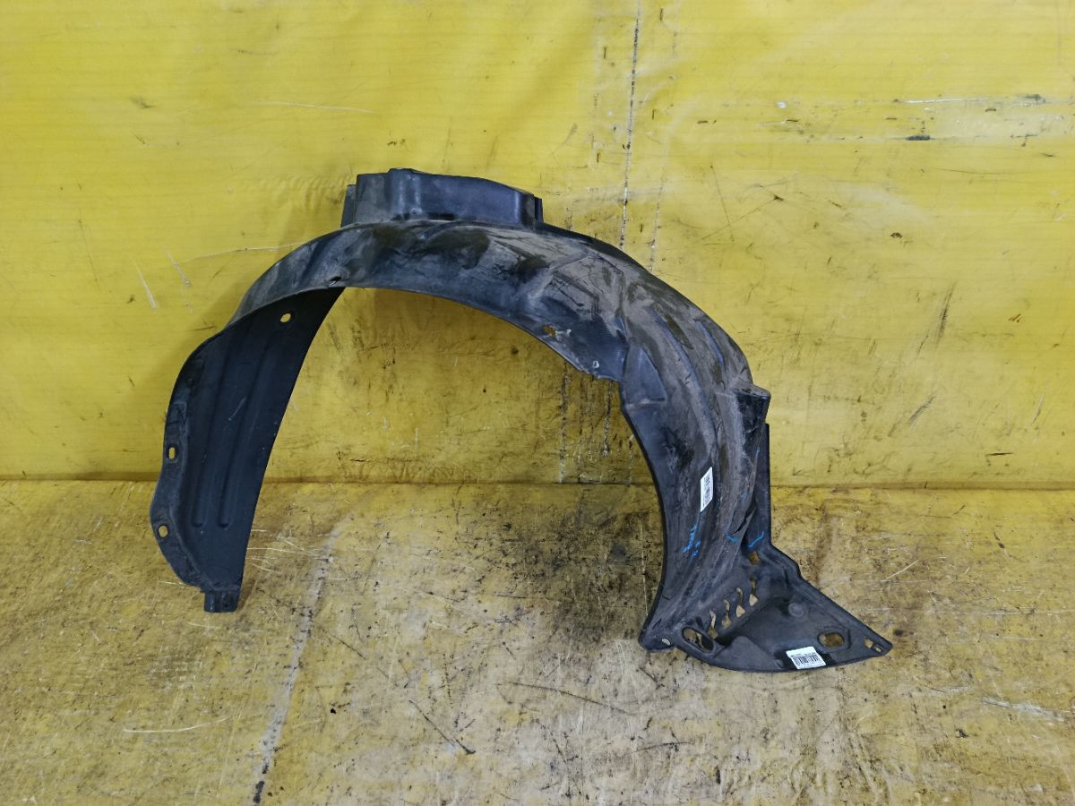 Подкрылок на Honda Fit GD1 L13A Фото 1