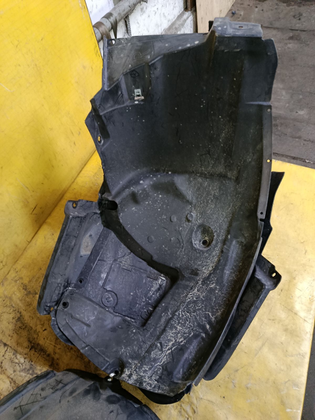 Подкрылок 51717059377, 51717059378, 51717172500, 51717172499 на Bmw 3-Series E91 Фото 6