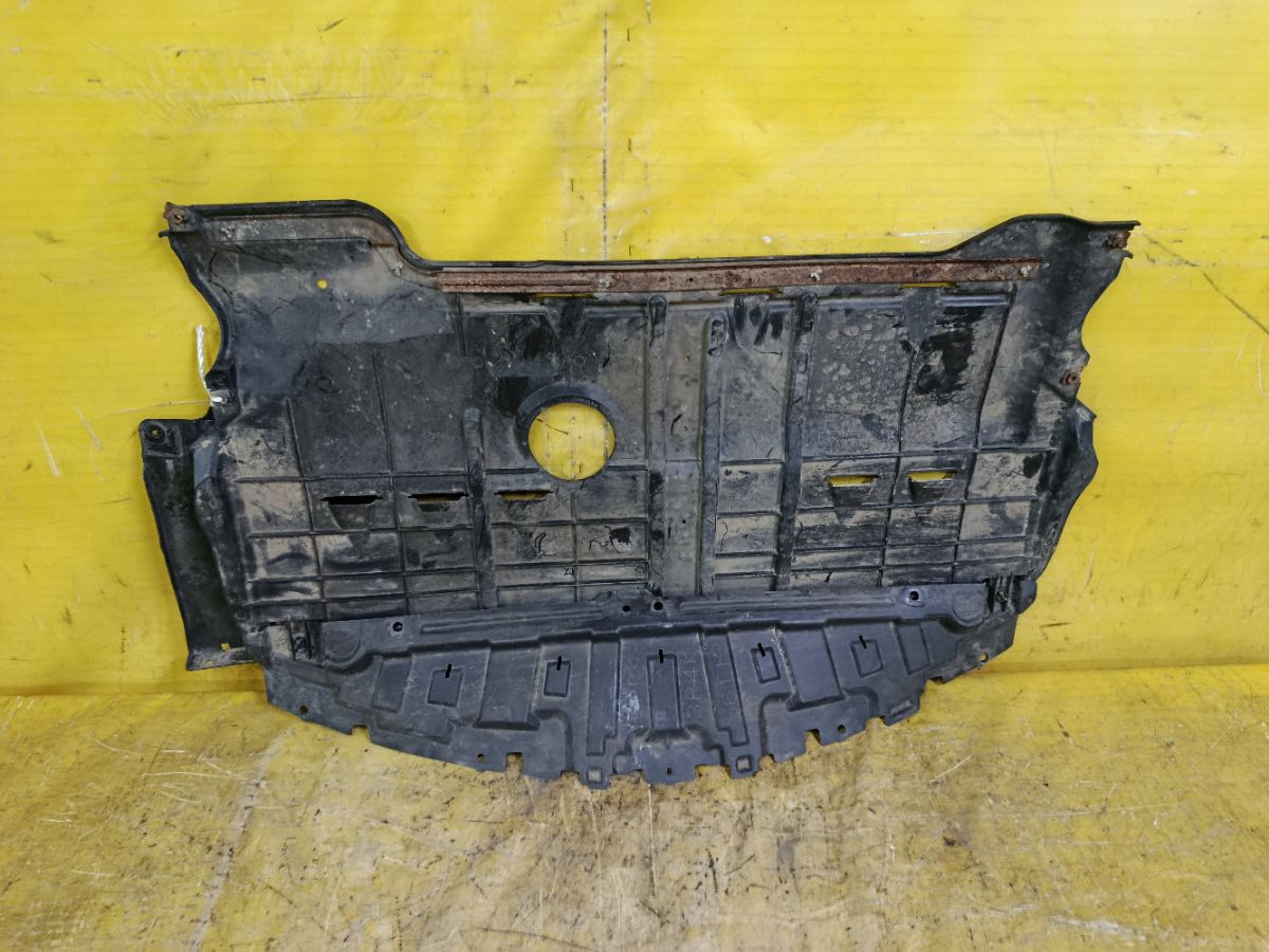 Защита двигателя BP4K56111 на Mazda Axela BK5P ZY-VE Фото 4