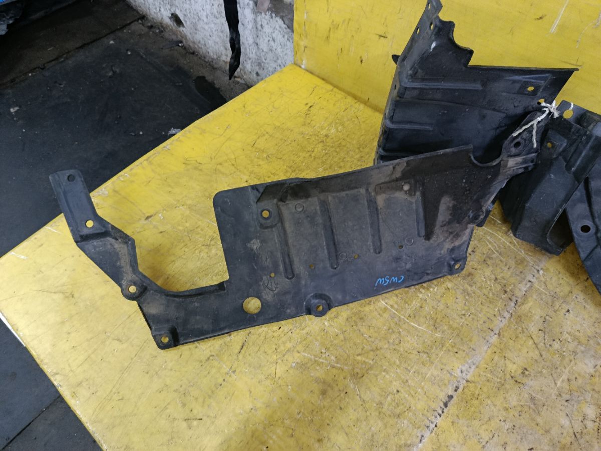 Защита двигателя 5379A032 на Mitsubishi Outlander CW5W 4B12 Фото 2