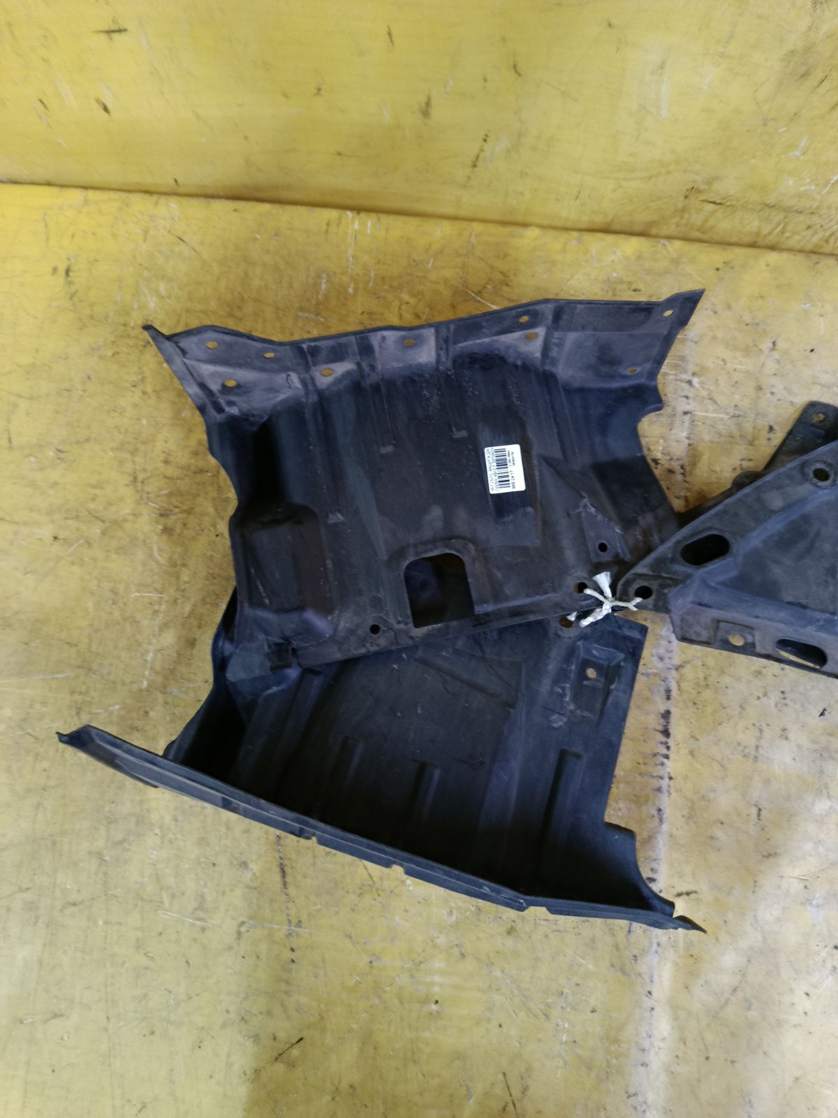Защита двигателя 5379A032 на Mitsubishi Outlander CW5W 4B12 Фото 3