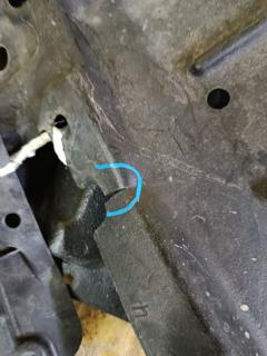 Защита двигателя 52618-28020, 51441-2870, 51442-28150 на Toyota Voxy ZRR70G 3ZR-FAE Фото 7