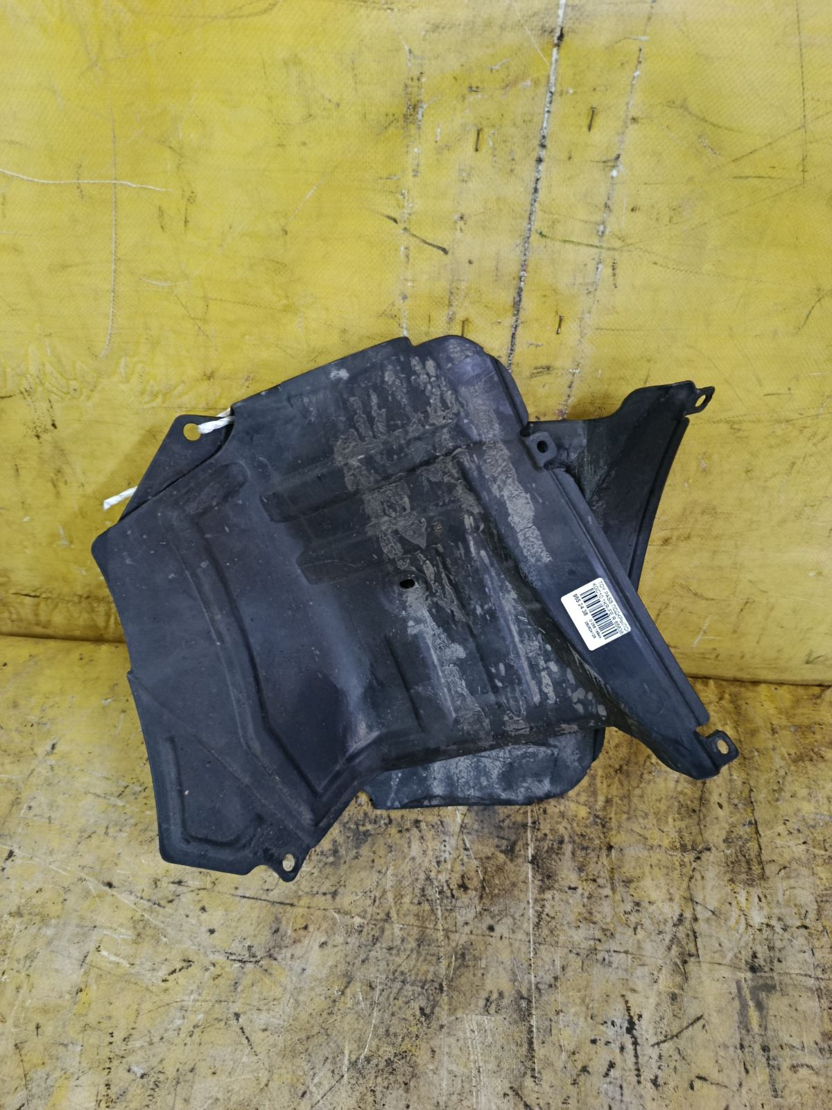 Подкрылок 65638-B1010, 65637-B1010 на Toyota Passo KGC10 1KR-FE Фото 2