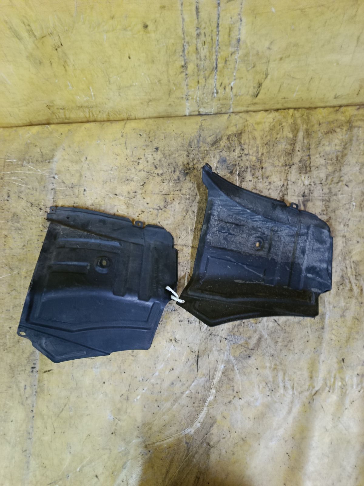 Подкрылок 65638-B1010, 65637-B1010 на Toyota Passo KGC10 1KR-FE Фото 3