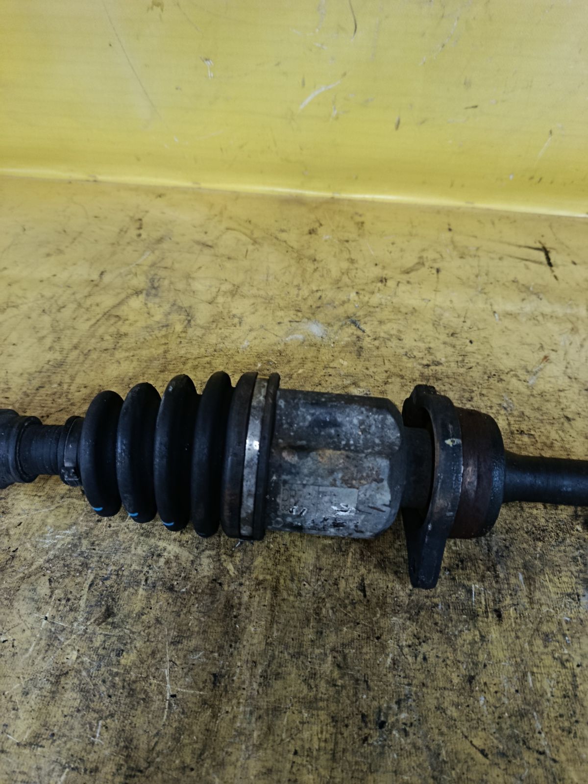 Привод на Toyota Noah AZR60G 1AZ-FSE Фото 3