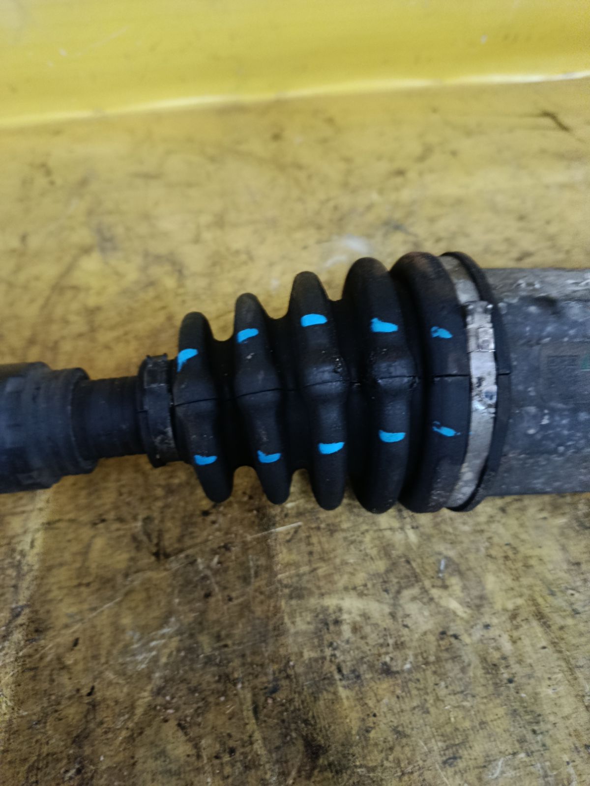 Привод на Toyota Noah AZR60G 1AZ-FSE Фото 4