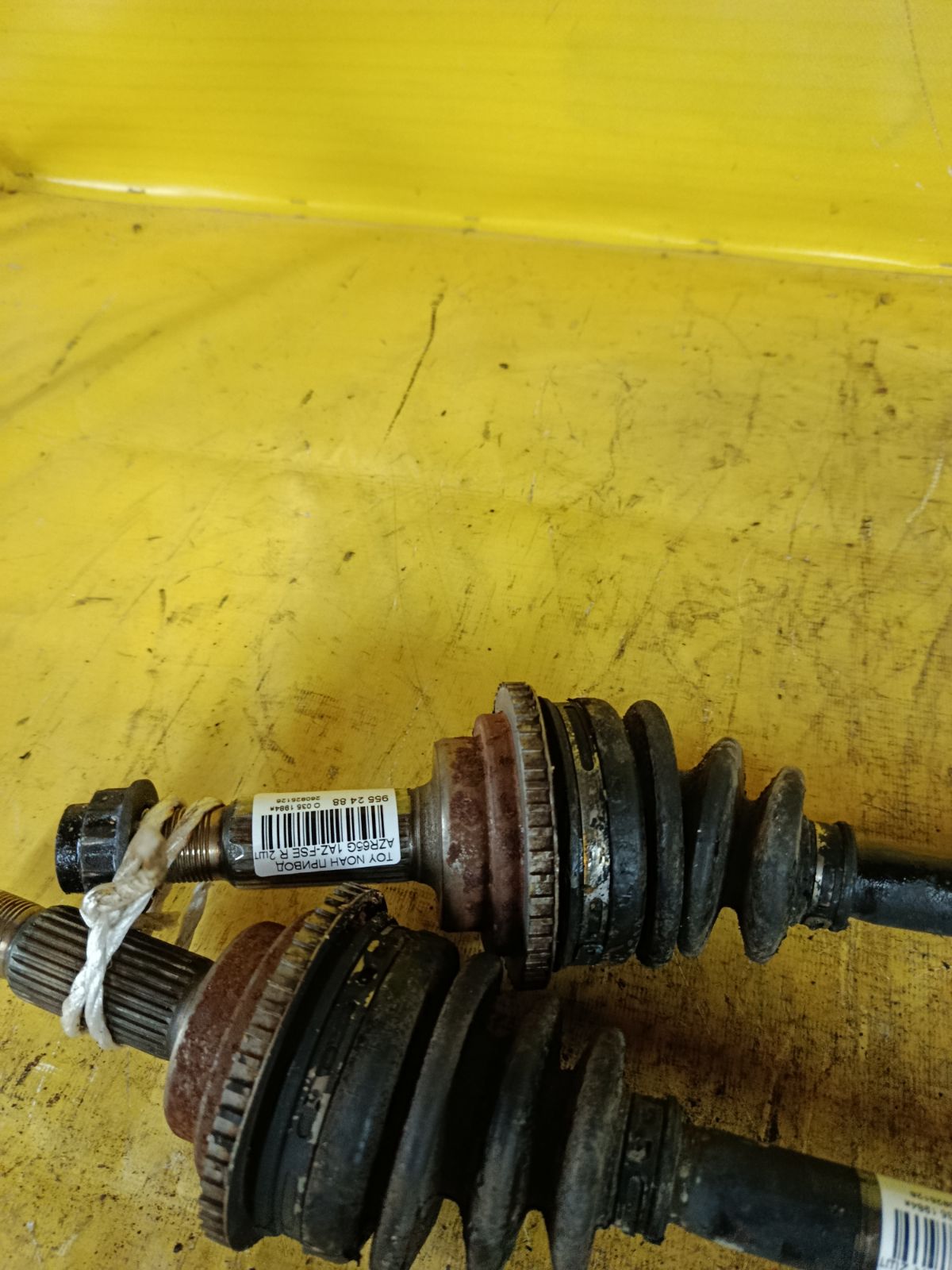 Привод 42340-28090 на Toyota Noah AZR65G 1AZ-FSE Фото 3