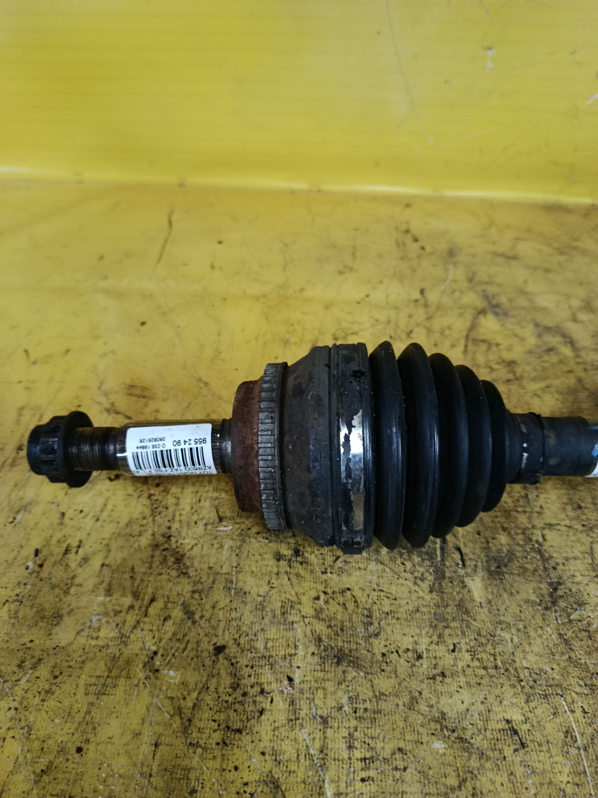 Привод на Toyota Noah AZR60G 1AZ-FSE Фото 2