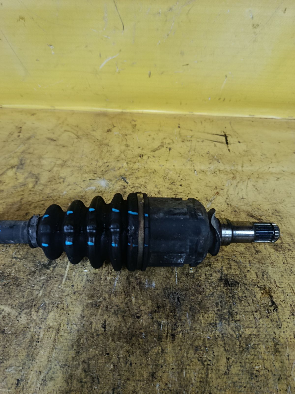 Привод на Toyota Noah AZR60G 1AZ-FSE Фото 3