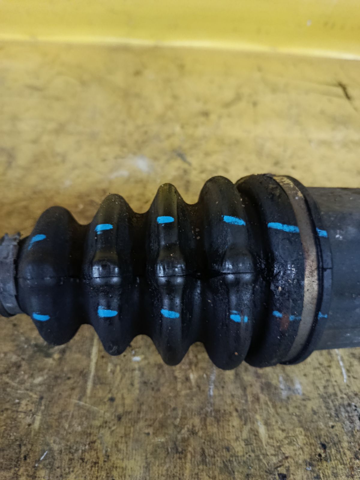 Привод на Toyota Noah AZR60G 1AZ-FSE Фото 4