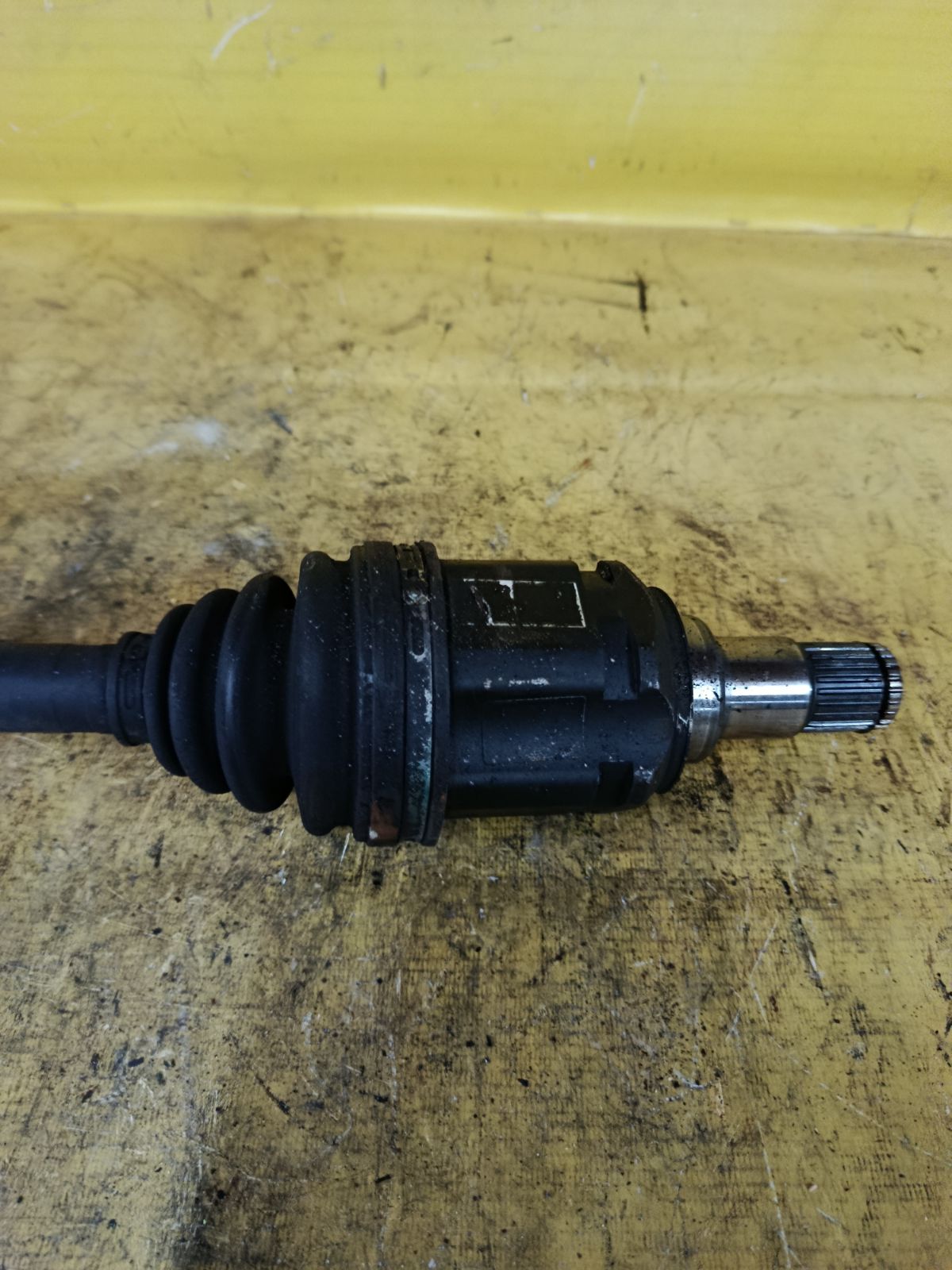 Привод на Toyota Noah AZR65G 1AZ-FSE Фото 3
