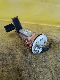 Бензонасос на Toyota Noah AZR60G 1AZ-FSE