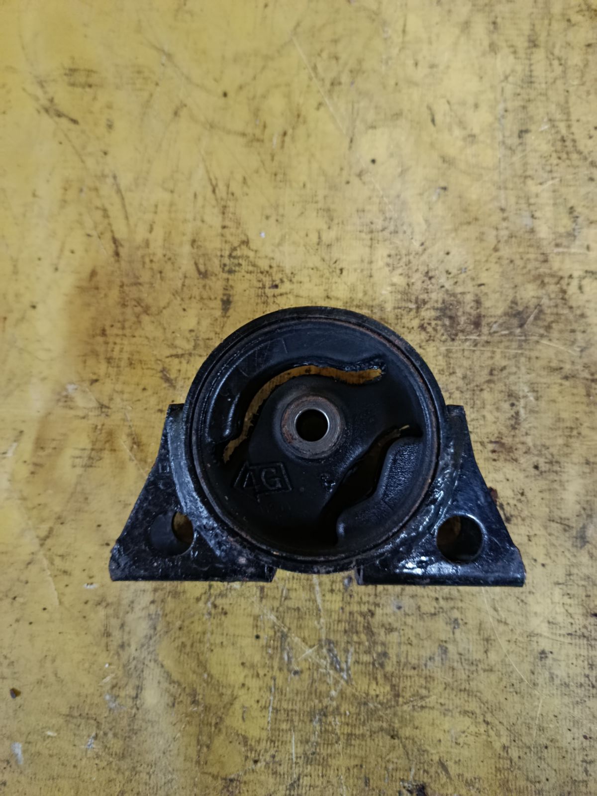 Подушка двигателя на Nissan Sunny FNB15 QG15DE Фото 13