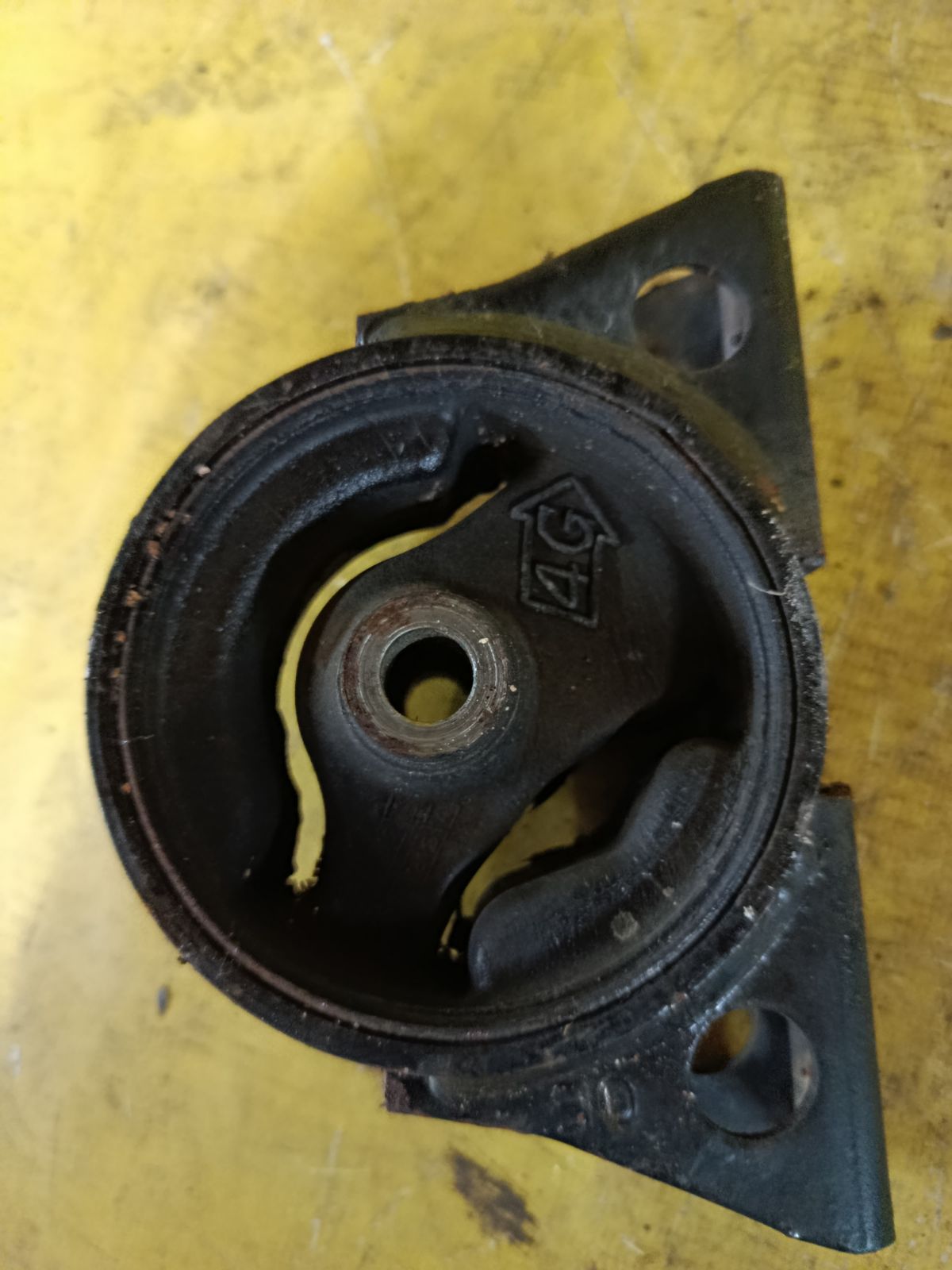 Подушка двигателя на Nissan Sunny FNB15 QG15DE Фото 15