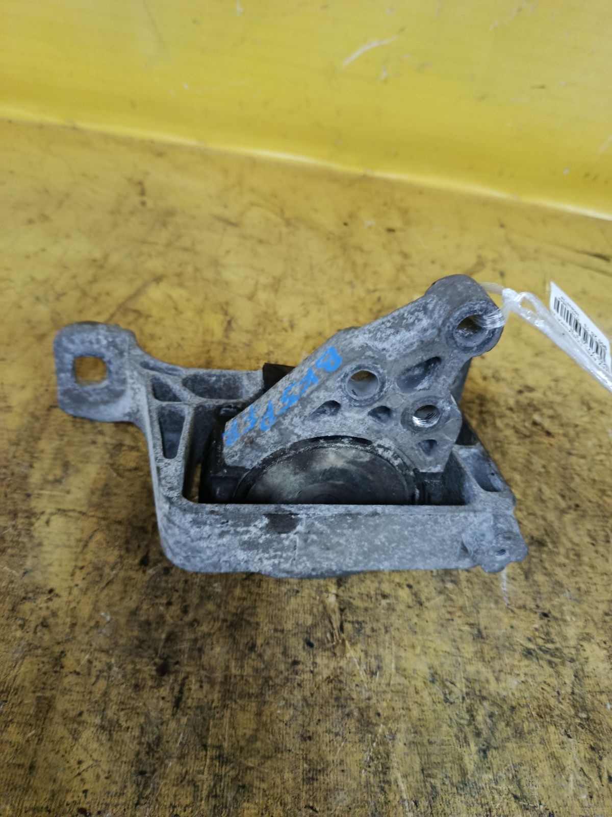Подушка двигателя на Mazda Axela BK5P ZY-VE Фото 4