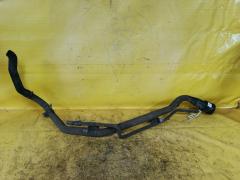 Заливная горловина топливного бака на Toyota Noah AZR60G 1AZ-FSE 77201-28240  77201-28290