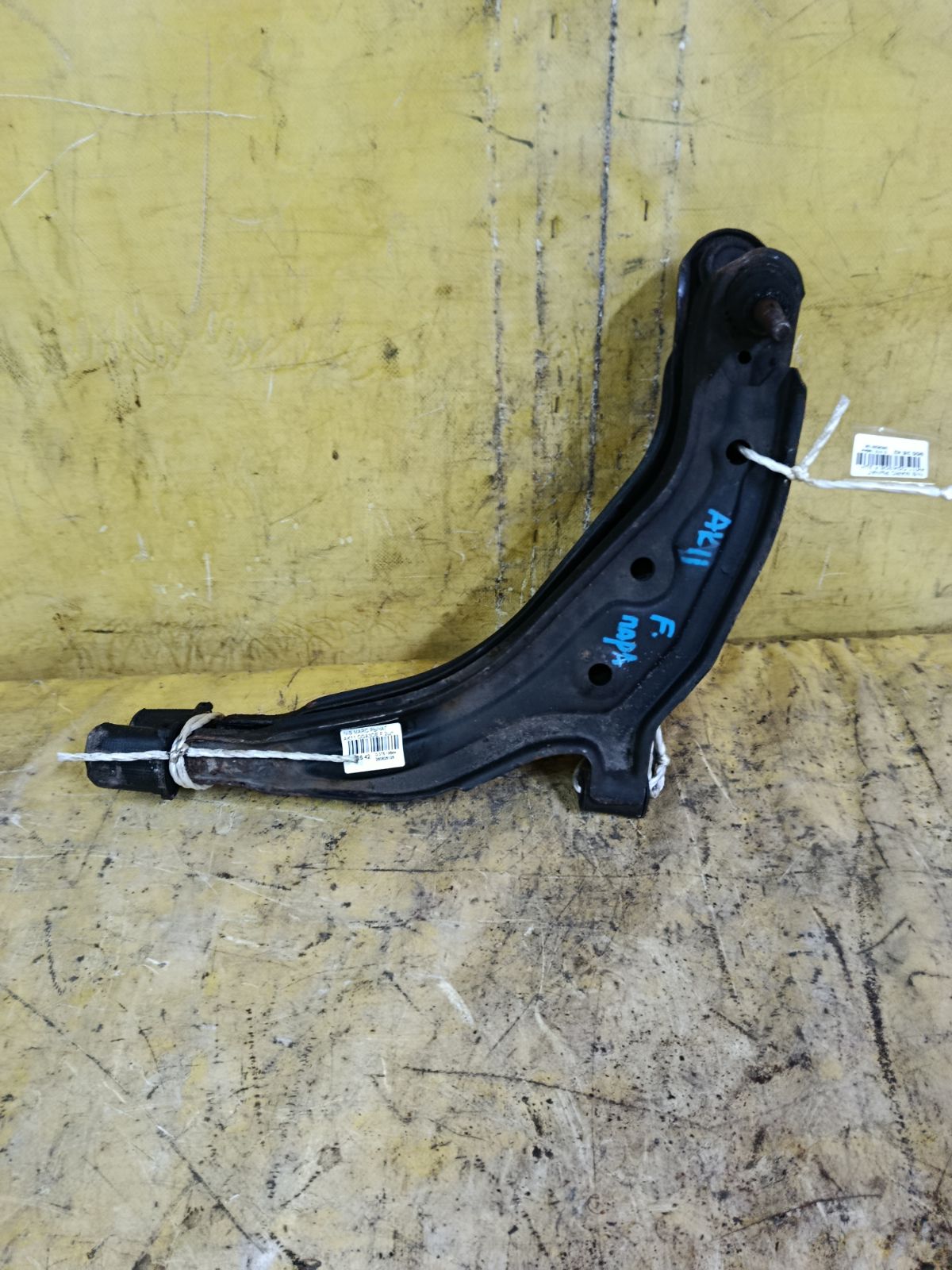 Рычаг на Nissan March AK11 CGA3DE Фото 5