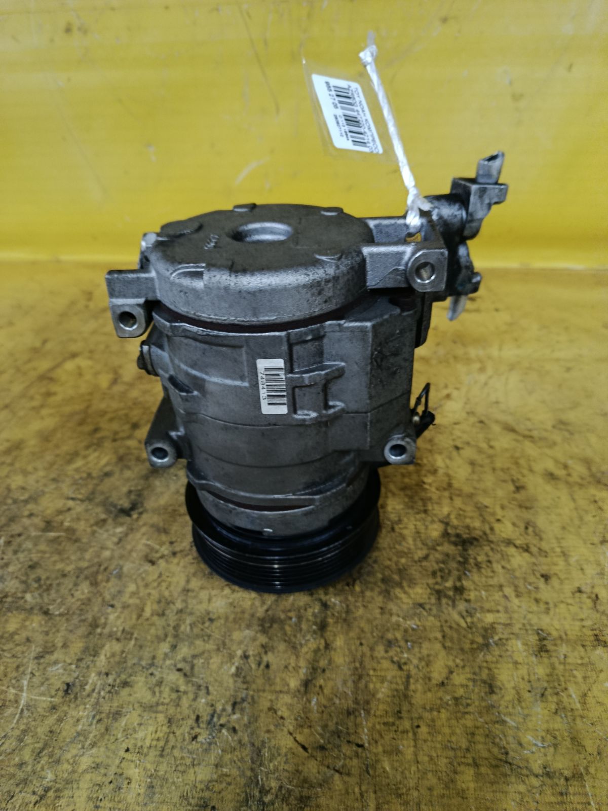 Компрессор кондиционера 447220-4214 на Toyota Noah AZR60G 1AZ-FSE Фото 2