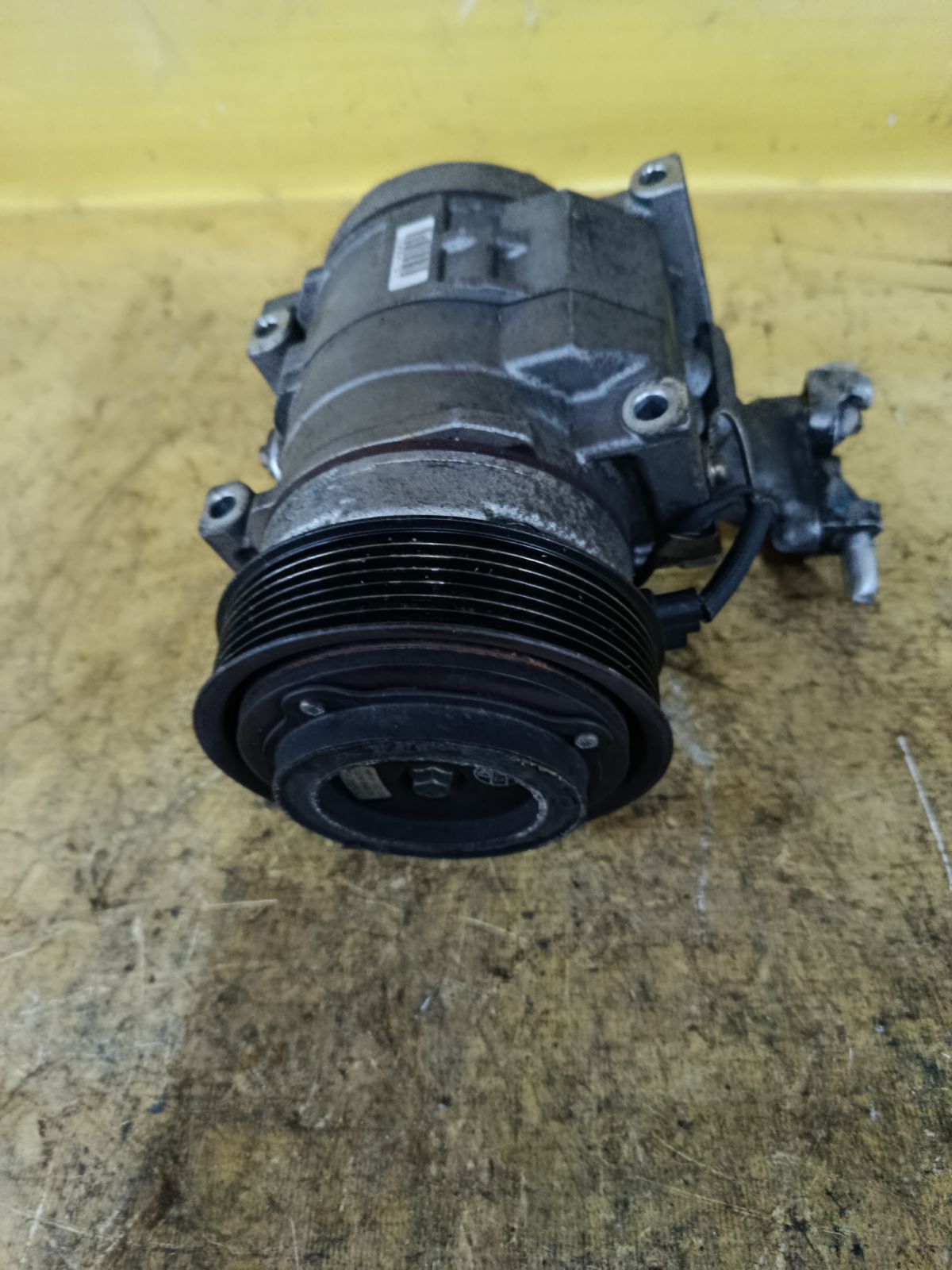 Компрессор кондиционера 447220-4214 на Toyota Noah AZR60G 1AZ-FSE Фото 4