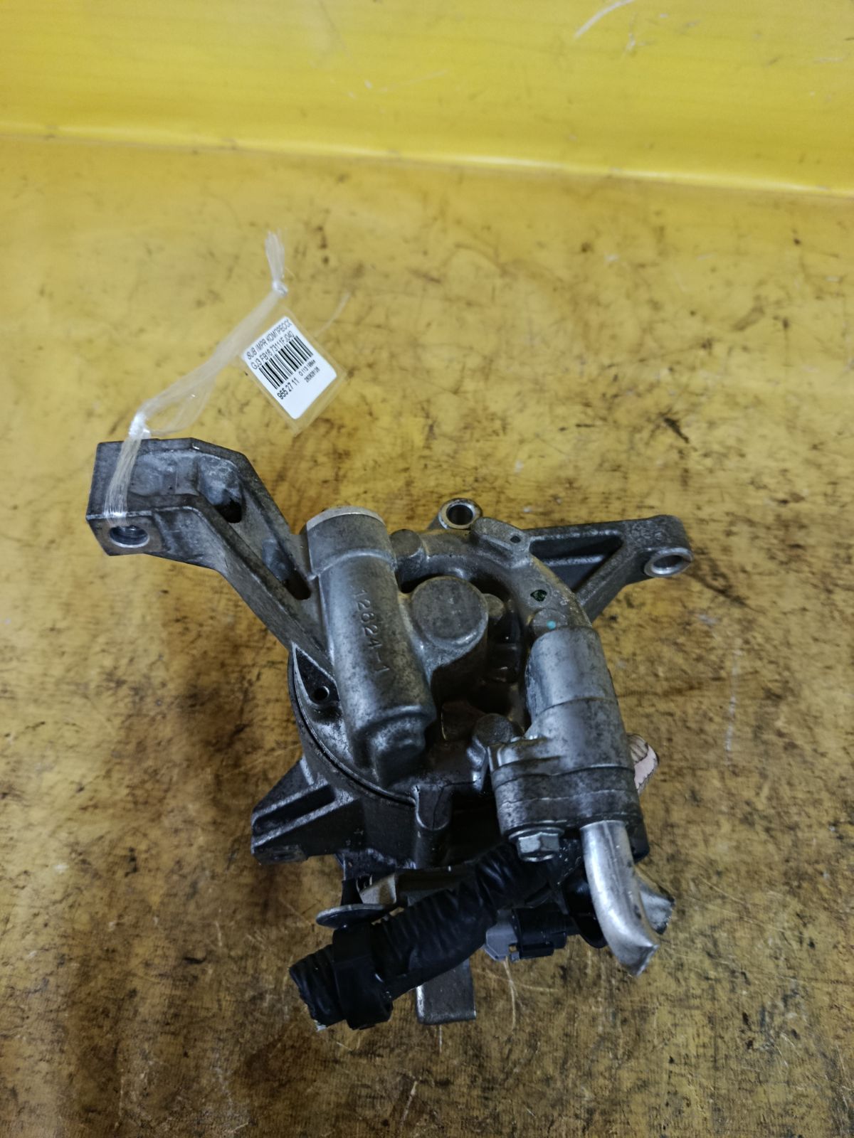 Компрессор кондиционера 73111FJ040 на Subaru Impreza GJ3 FB16 Фото 3