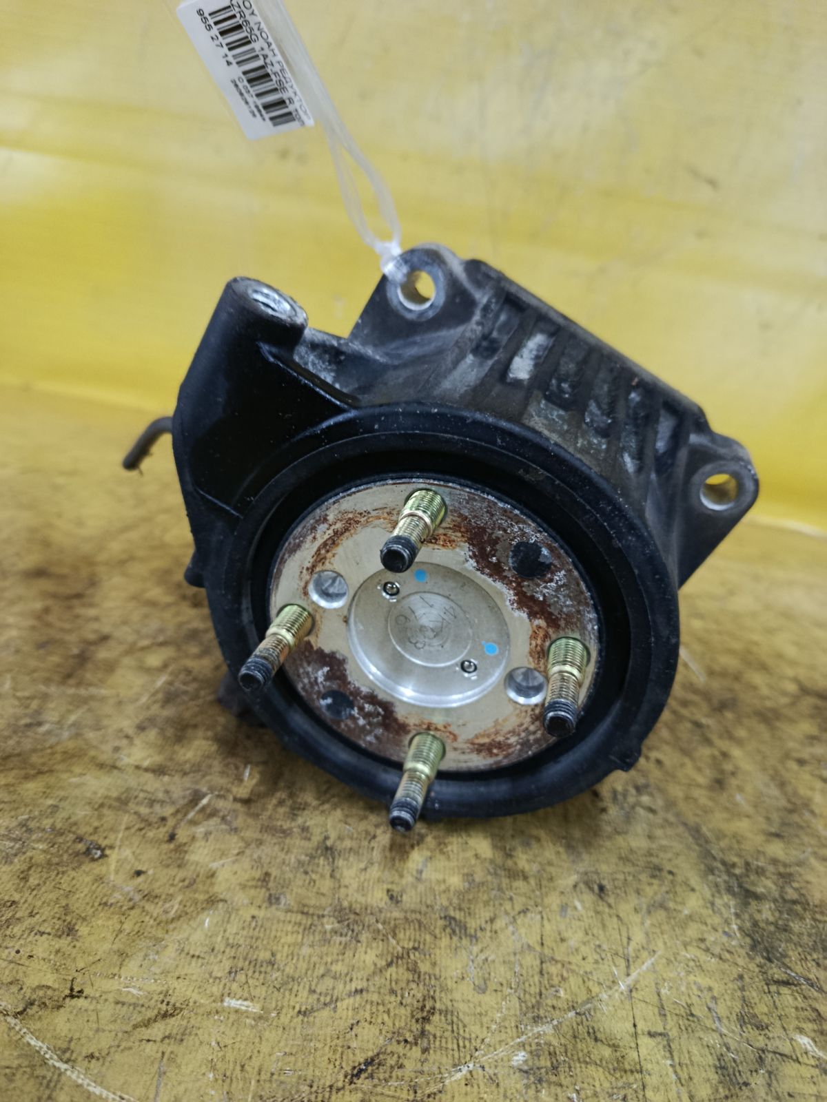Редуктор 41110-44020, 41110-44021 на Toyota Noah AZR65G 1AZ-FSE Фото 1