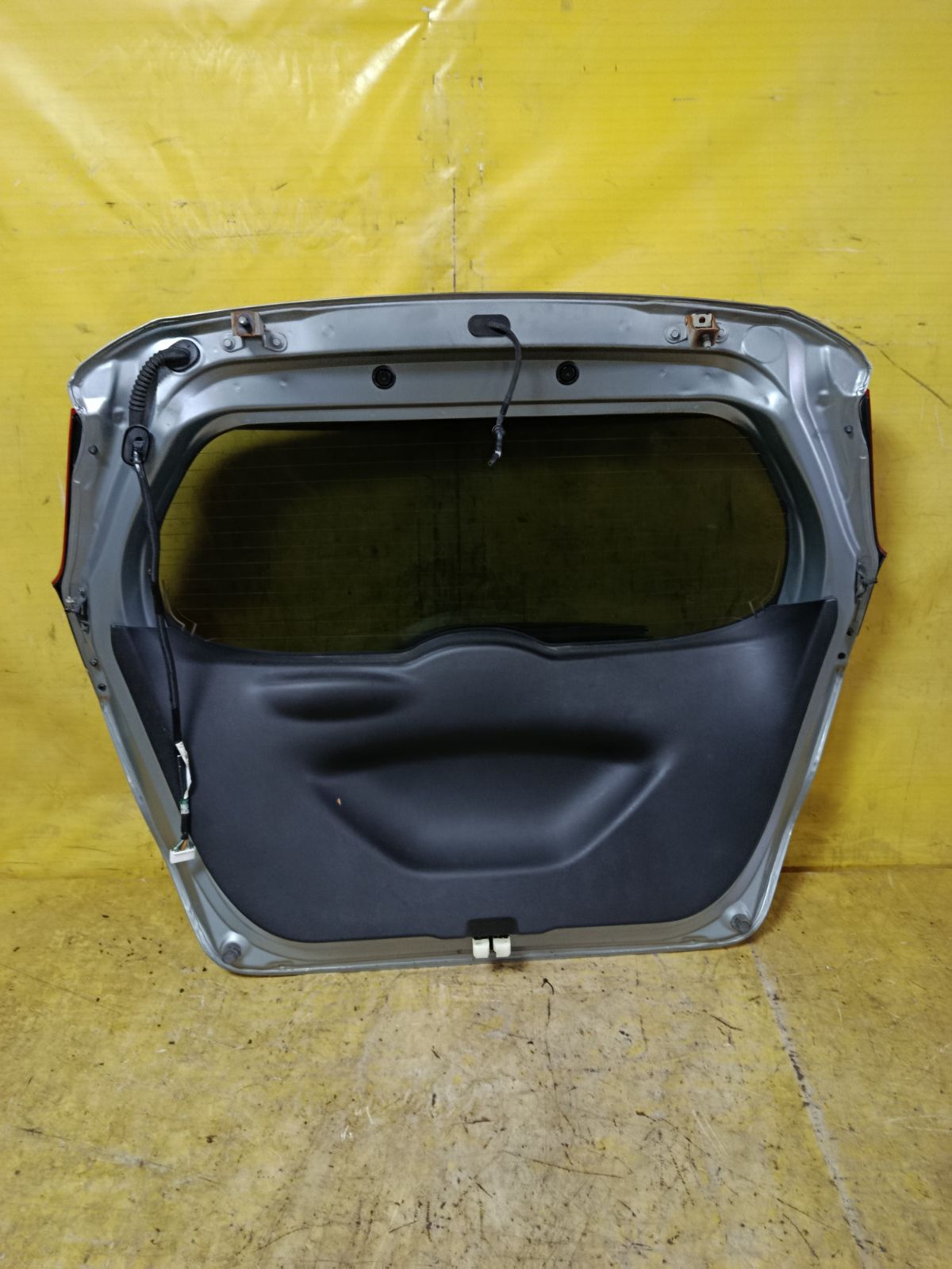 Дверь задняя W1695 W1695 на Honda Fit Hybrid GP5 Фото 5