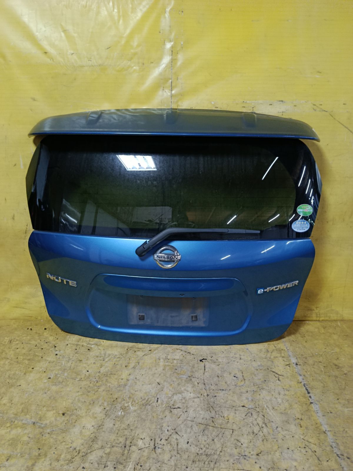 Дверь задняя на Nissan Note E12 Фото 1