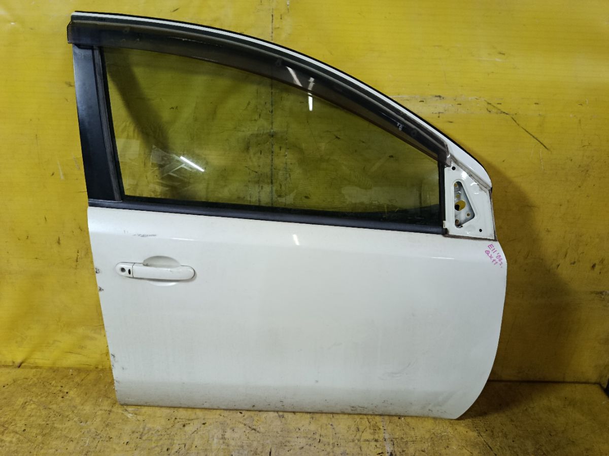 Дверь боковая на Nissan Note E11 Фото 1