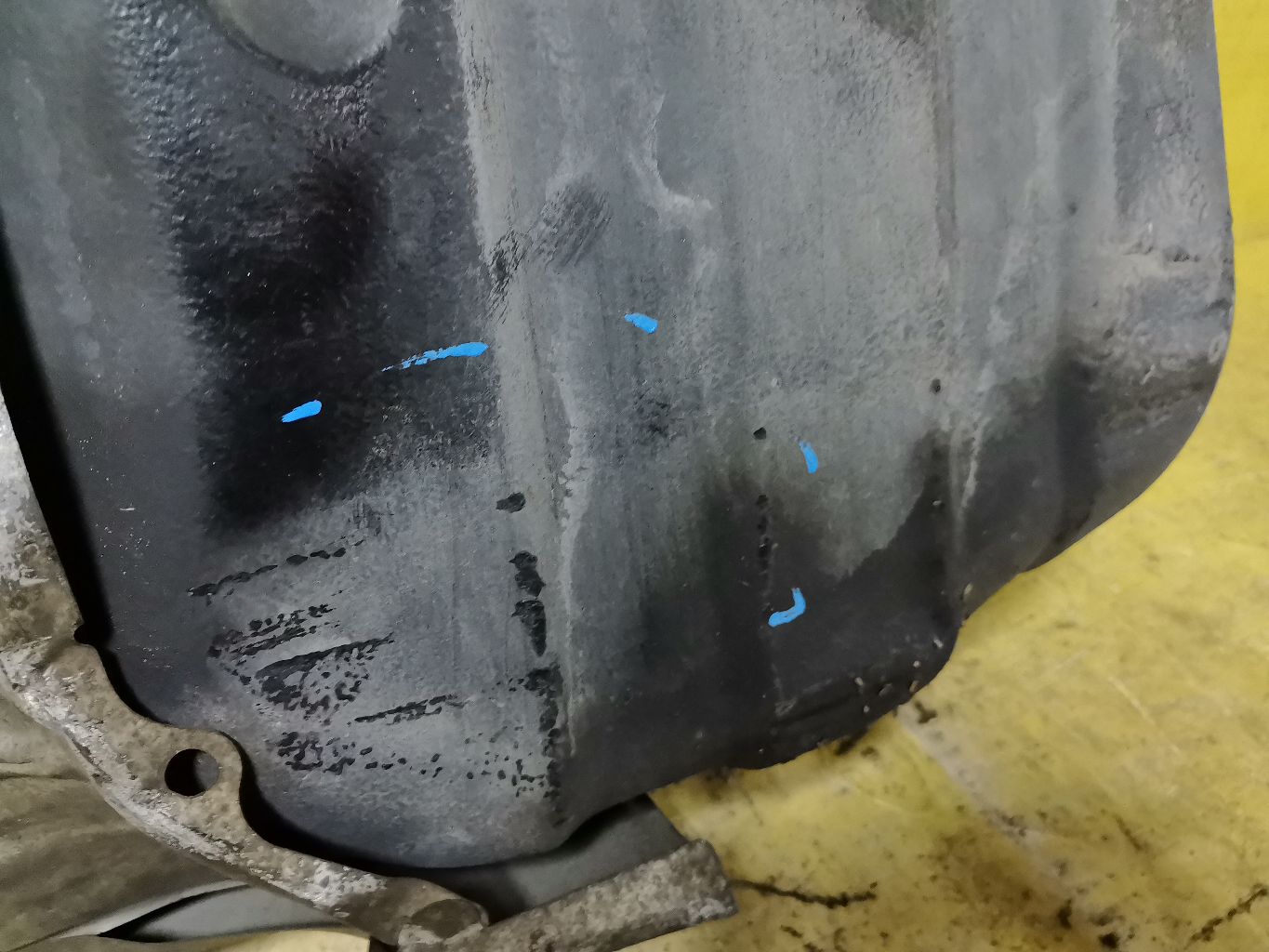 Бак топливный на Toyota Noah AZR65G 1AZ-FSE Фото 4