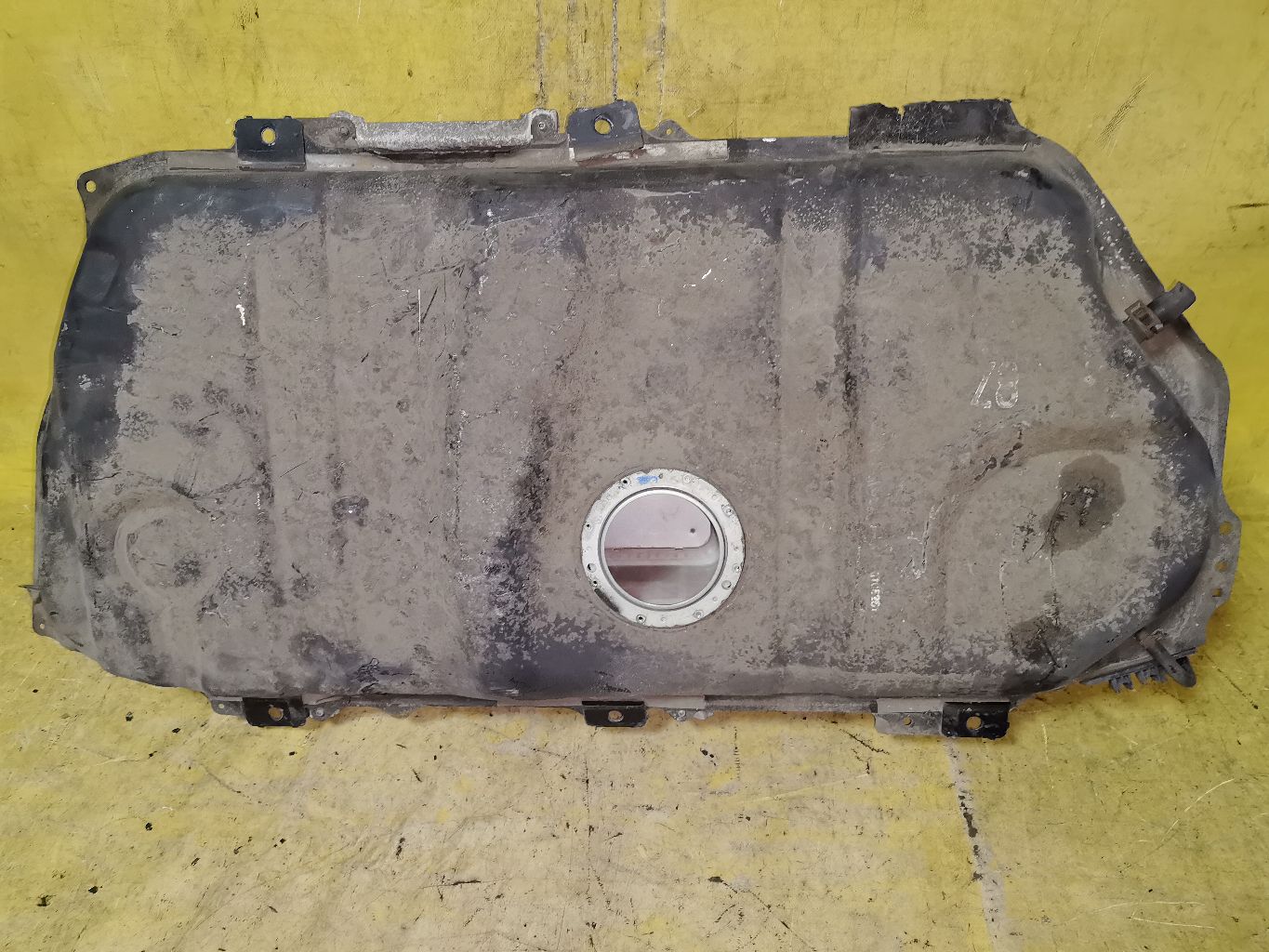Бак топливный 77001-28532, 77001-44030, 77001-44031, 77001-44032 на Toyota Noah AZR60G 1AZ-FSE Фото 1