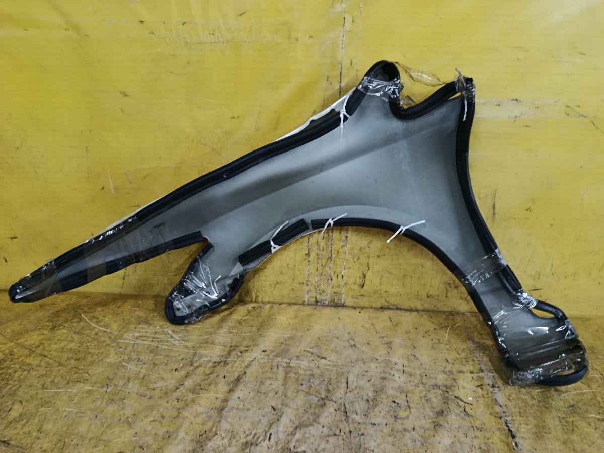 Крыло переднее на Honda Civic FD2 Фото 4