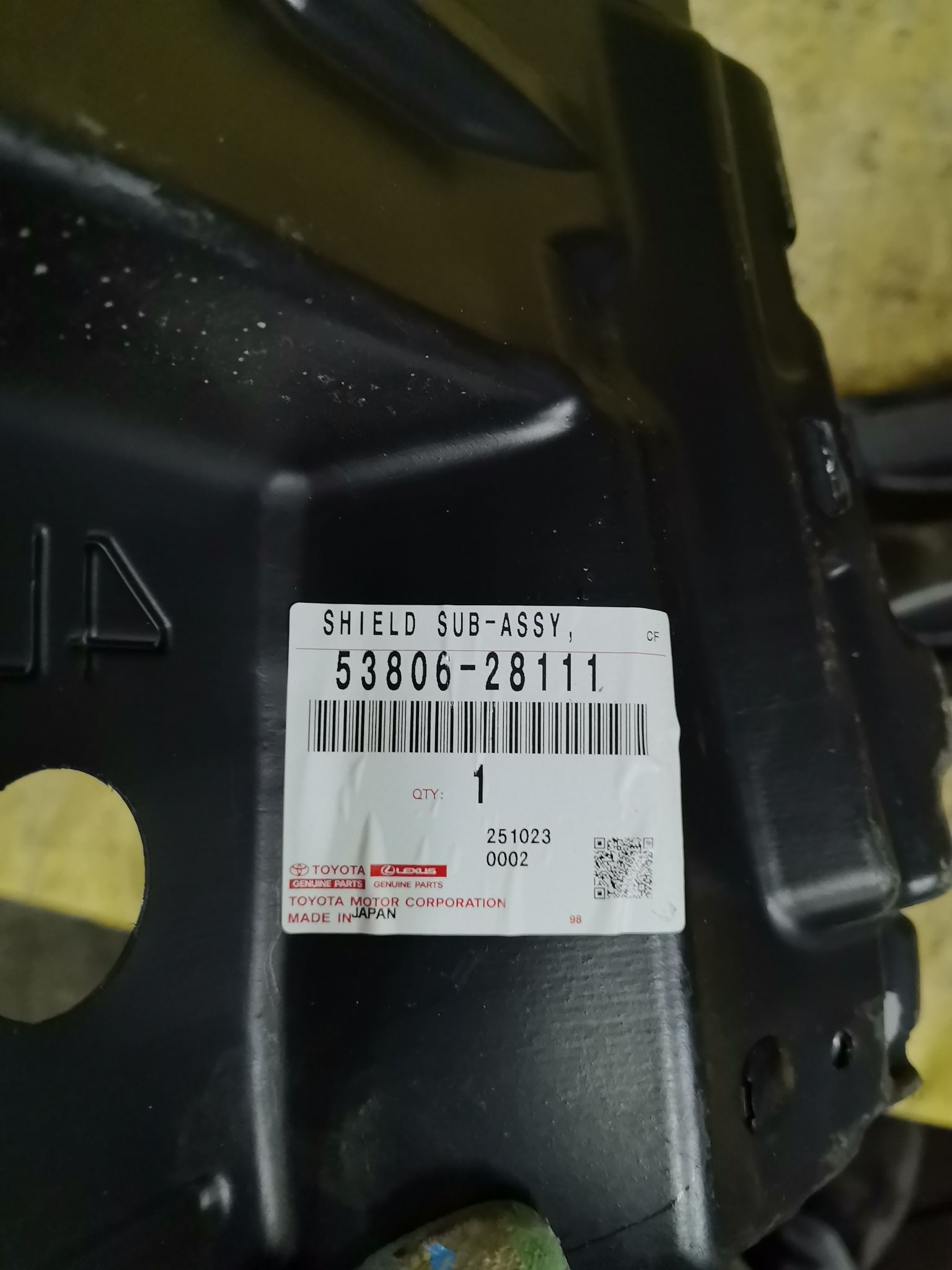 Подкрылок 53876-28281 на Toyota Voxy ZRR80W 3ZR-FAE Фото 2