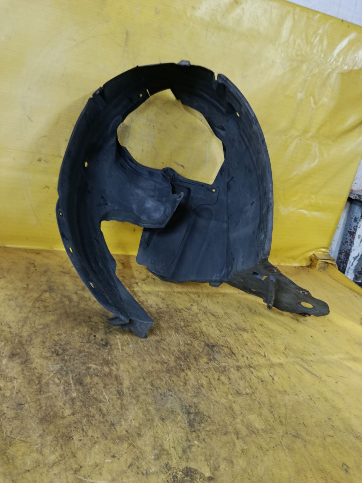 Подкрылок 63840-1U600, 212630, 2711FP1, 2711FP1T, 63840-8Y20A, 63840-9U000, 63840-9U20A, 63840-9U20B, 638429U000, 8400-618, 915.NS11115R, 974592, DS11174AR, DT501016L0R00, FP 5013 388, NNNOT06-300-R, NNNOT06300R, NNNOT06301R, PDS11174AR, ST-DTE1-016L-1 на Nissan Note E11 HR15DE Фото 4