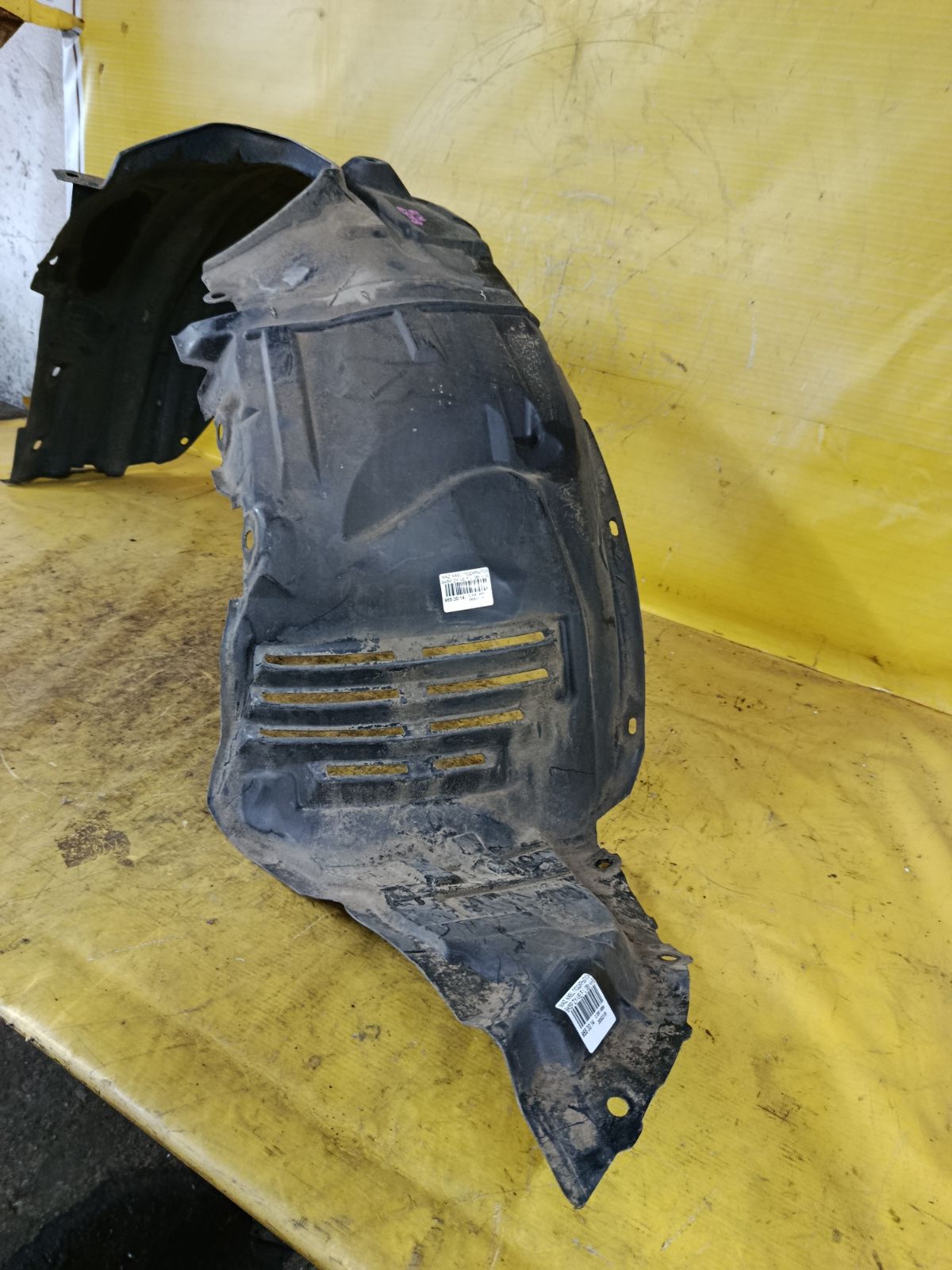 Подкрылок на Mazda Axela BK5P ZY-VE Фото 1