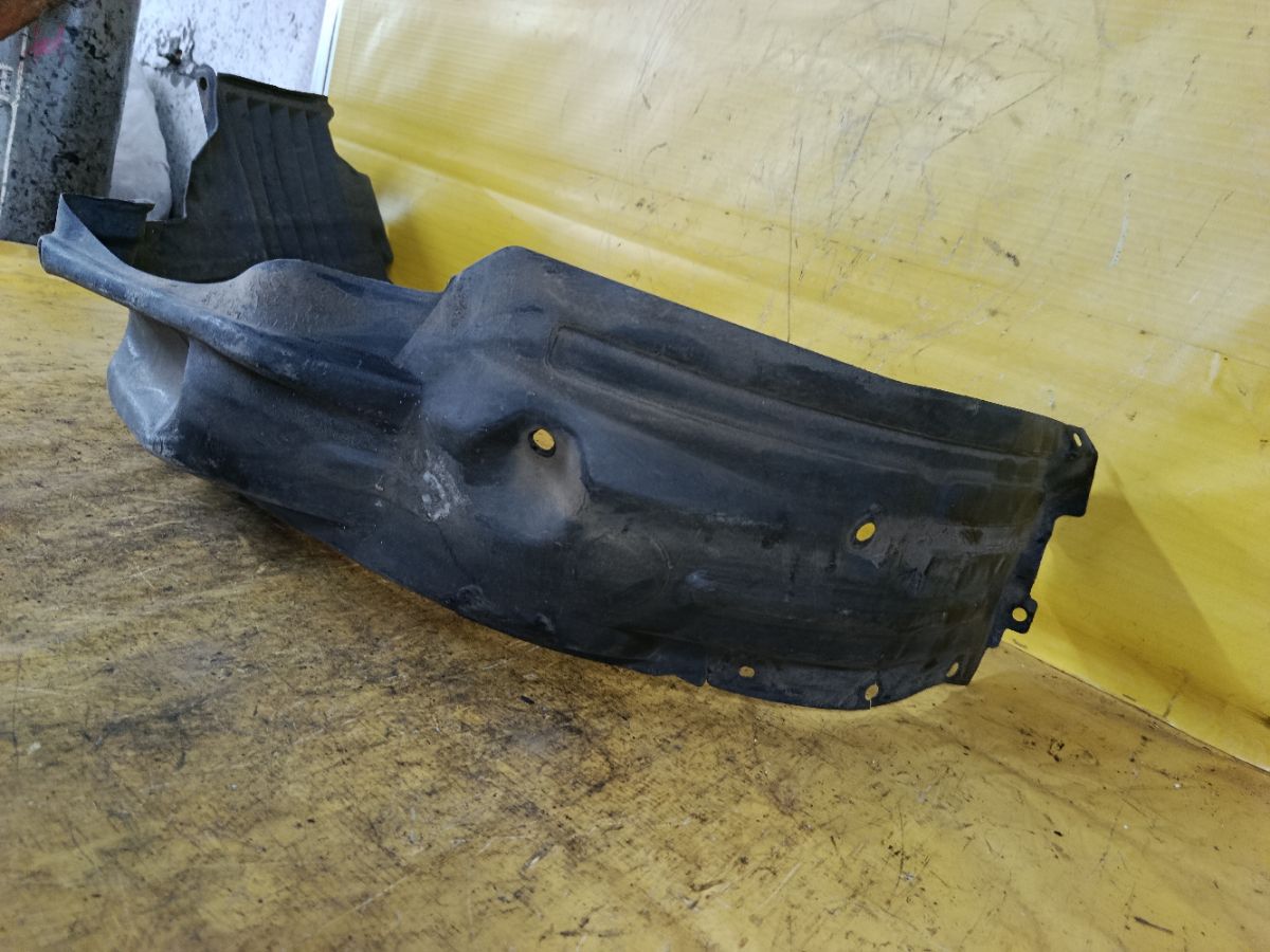 Подкрылок 53876-28150 на Toyota Estima ACR30W 2AZ-FE Фото 4