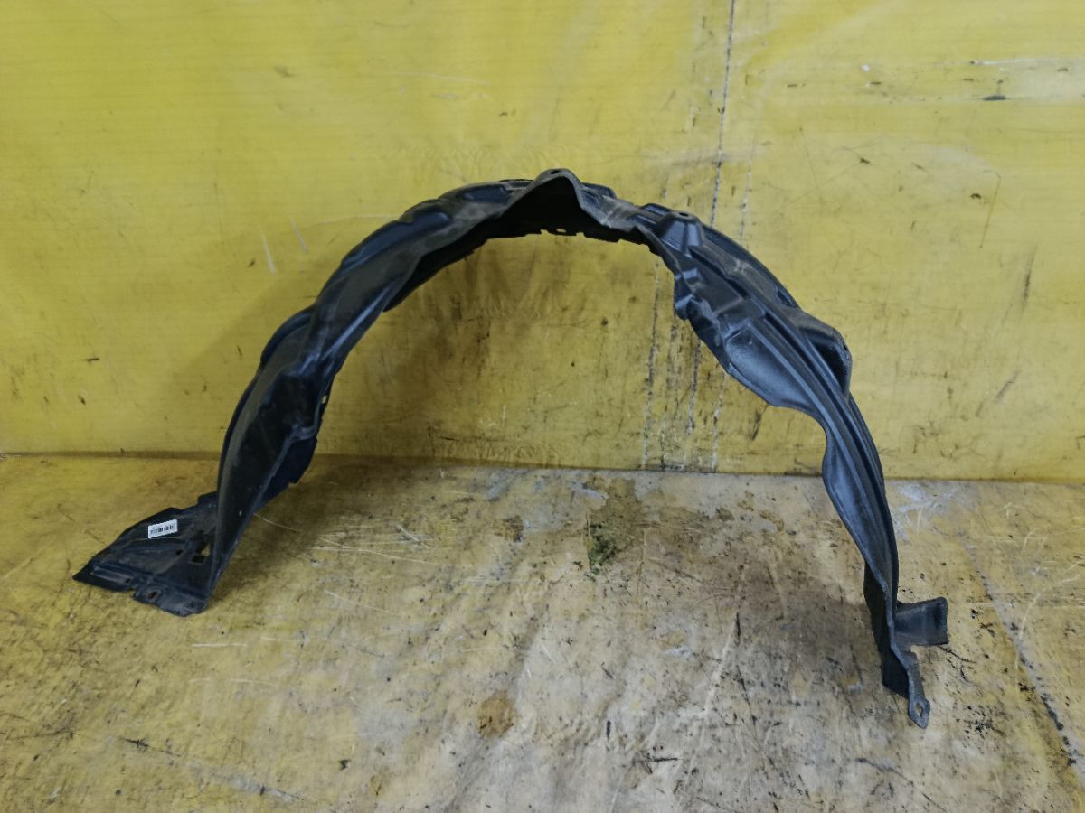 Подкрылок 53875-52560 на Toyota Sienta MXPC10G Фото 3