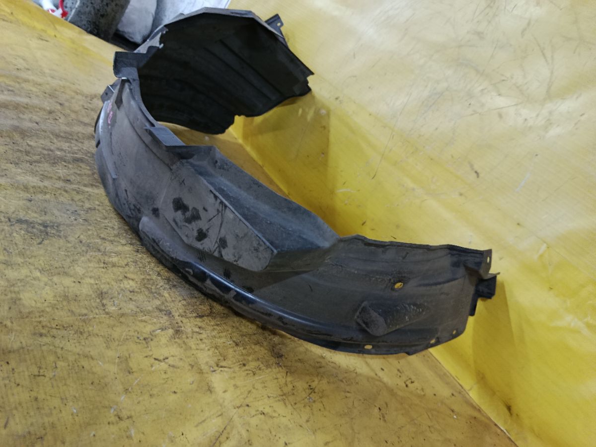 Подкрылок 74151-SNA-A000 на Honda Civic FD2 K20A Фото 2
