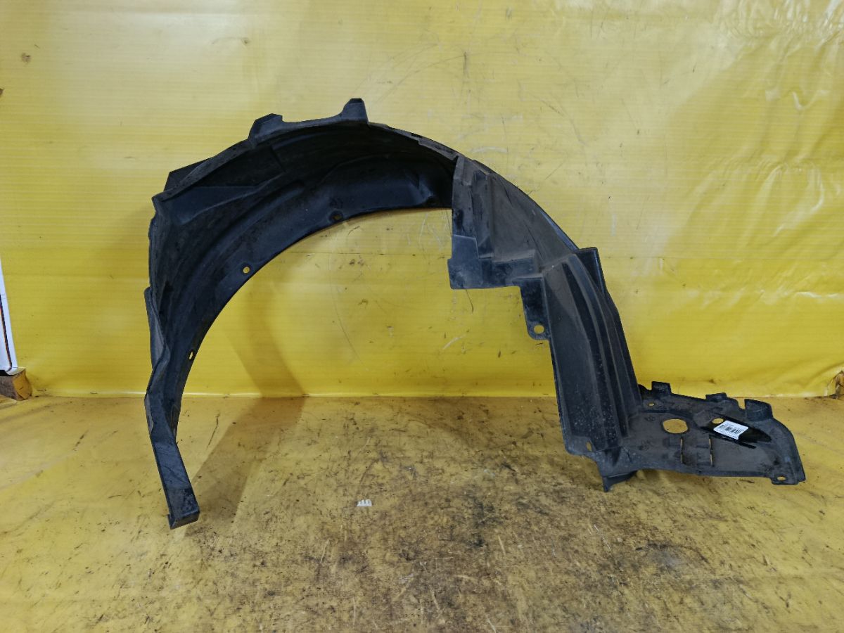 Подкрылок 74151-SNA-A000 на Honda Civic FD2 K20A Фото 3