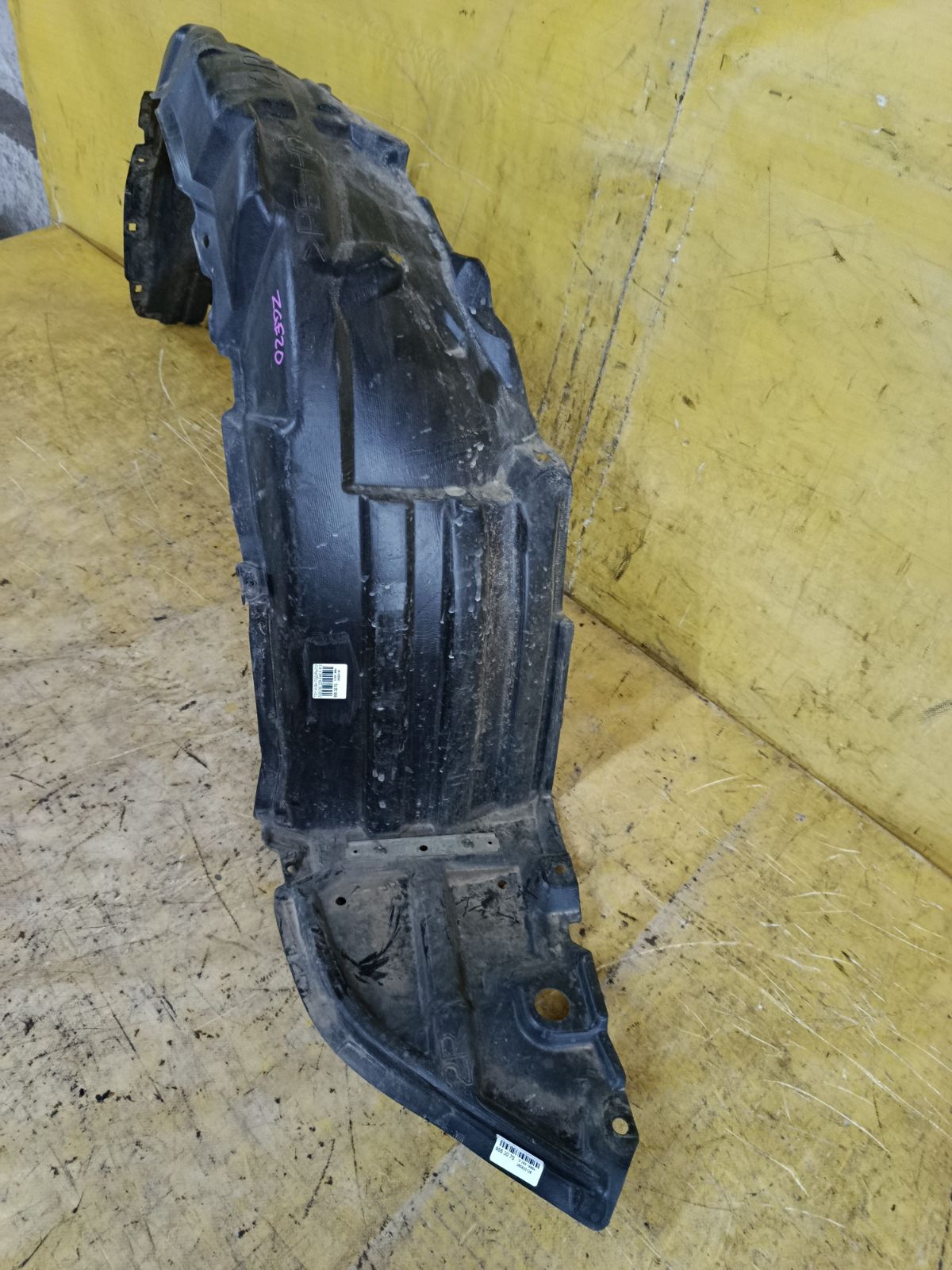 Подкрылок 53875-68020 на Toyota Wish ZGE20G 2ZR-FAE Фото 1