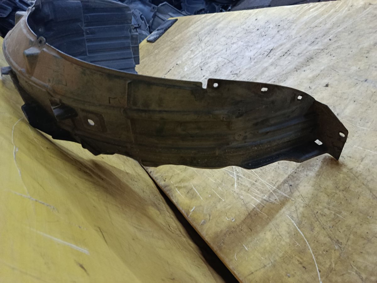 Подкрылок 63842-CT01A на Nissan March AK12 CR12DE Фото 4
