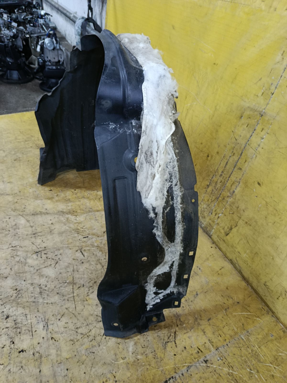 Подкрылок 53875-58070 на Toyota Alphard ANH20W 2AZ-FE Фото 3