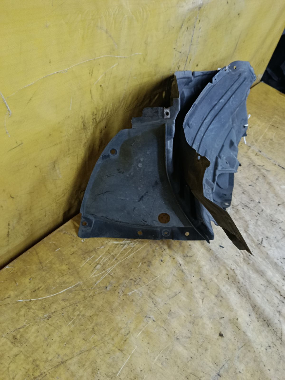 Подкрылок 63845-EG000 на Nissan Fuga Y50 VQ25DE Фото 3