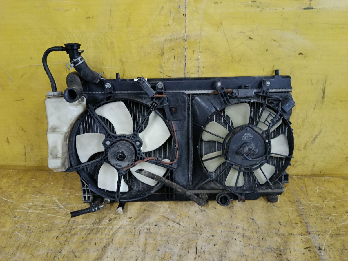 Радиатор ДВС на Honda Fit GD1 L13A Фото 2
