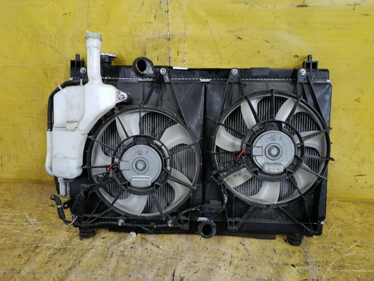 Радиатор ДВС на Honda Fit Hybrid GP5 LEB Фото 2