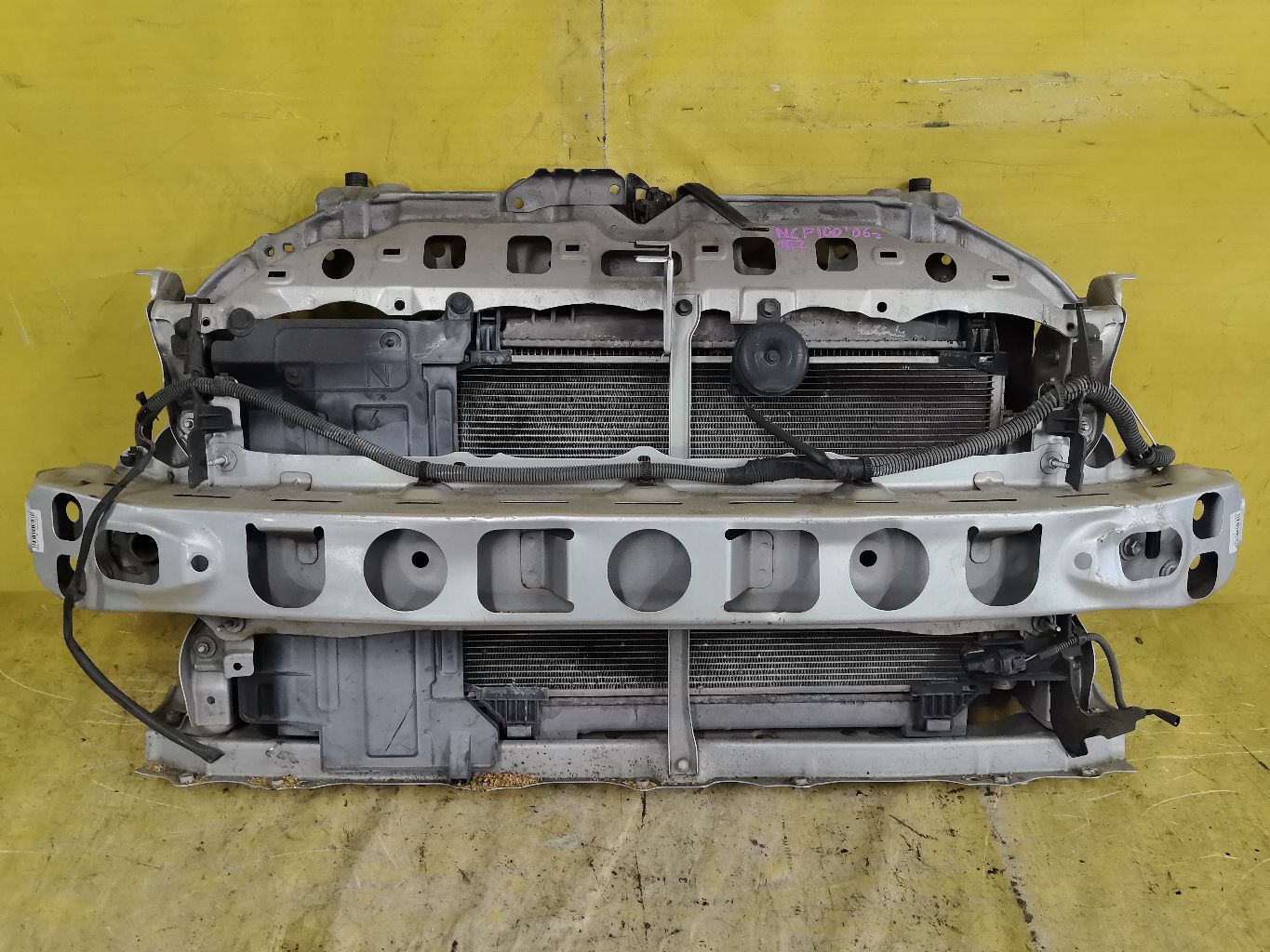 Телевизор на Toyota Ractis NCP100 1NZ-FE Фото 1