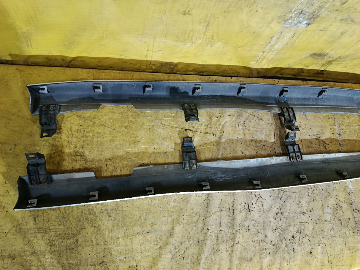 Порог кузова пластиковый ( обвес ) 71800-S7A-00, 71850-S7A-00 на Honda Stream RN3 Фото 4